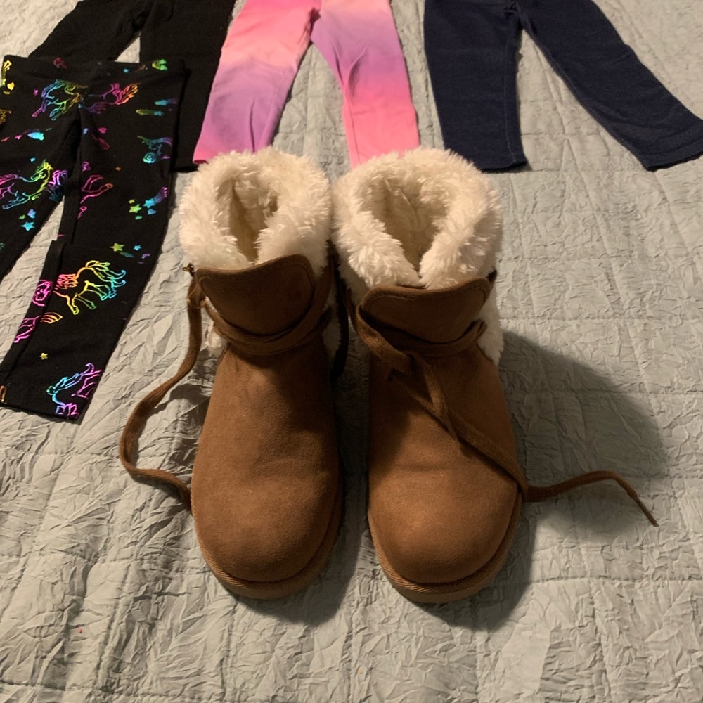 Snow boots
